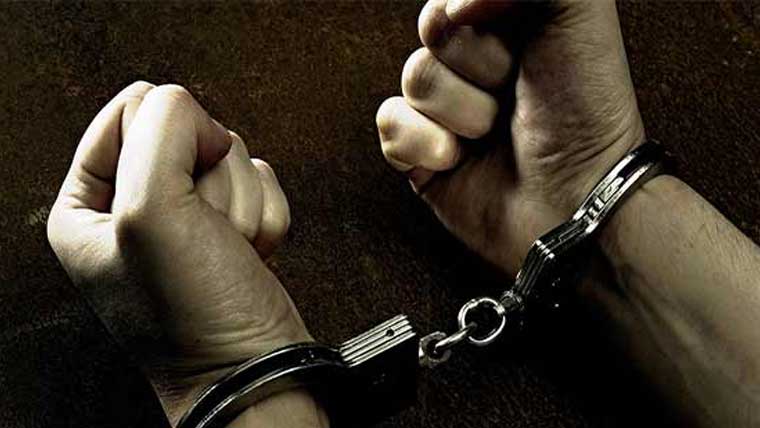 زکریا یونیورسٹی :گریڈ 16کا  افسر رشوت لیتے گرفتار