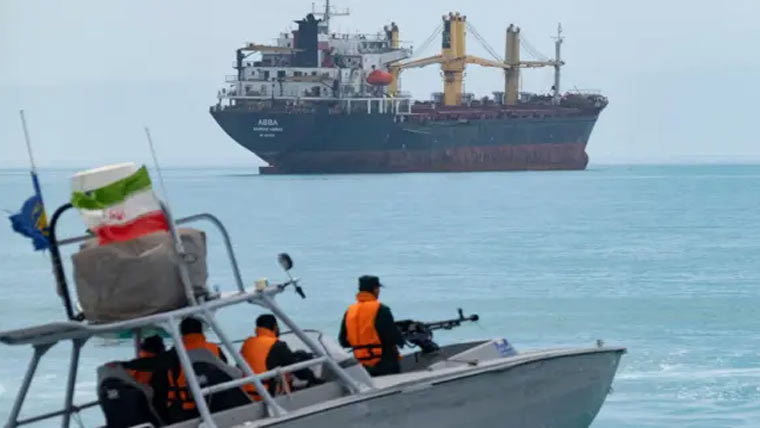 ایران کا اماراتی ٹینکر قبضے  میں لینے کا دعویٰ،خلیجی ممالک کو وارننگ، تیل مزید مہنگا 