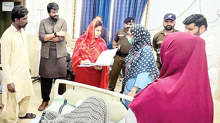 ڈپٹی کمشنر کا ڈی ایچ کیو ہسپتال چنیوٹ کا دورہ،انتظامی امور کا جائزہ