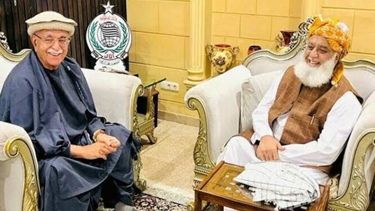  مولانا فضل الرحمٰن ، اچکزئی کا متحدہ اپوزیشن پر اتفاق: وفاقی حکومت کا پی پی کو منانے کیلئے رابطہ 