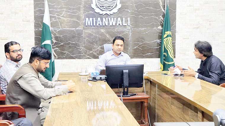 زیرتعمیر بیوٹیفکیشن وال کے کاموں  کو سپیڈ اپ کیا جائے ،ڈپٹی کمشنر 