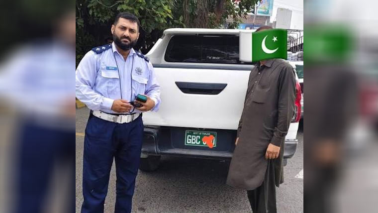 96ہزار ای چالان والی سرکاری  ڈبل کیبن گاڑی پکڑی گئی 