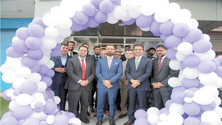 میزان بینک نے کلفٹن برج پر اپنا پہلا سروس سینٹر قائم کردیا