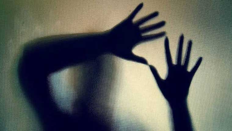 غازی آباد ،اے ایس آئی  کی تھانے میں لڑکی سے  مبینہ زیادتی ثابت نہ ہو سکی