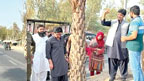 کمشنر کاوہاڑی میں شجرکاری، مثالی گاؤں منصوبے کا معائنہ