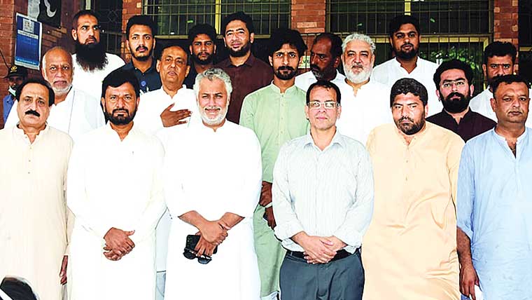 تحصیل ہسپتال وزیر آباد میں طبی سہولیات بارے اجلاس 