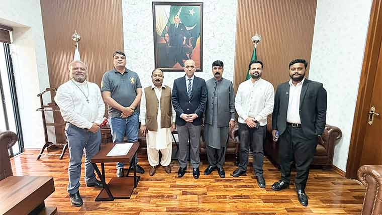 طلال چودھری ،بلال بدر اور نوید  عامرجیوا کیساتھ ریورنڈ پاسٹرشہزاد پرویز کی وفد کے ہمراہ ملاقاتیں