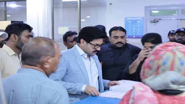 ڈی سی وہاڑی کا تحصیل ہسپتال میلسی کا دورہ، سہولتوں کا جائزہ