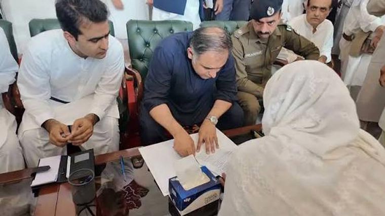 وزیرمملکت بلال اظہر کی دینہ میں کھلی  کچہری، مسائل حل کے احکامات
