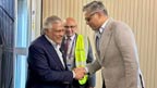 اسحاق ڈار لندن پہنچ گئے ،ازبک وزیر خارجہ سے ٹیلیفونک رابطہ