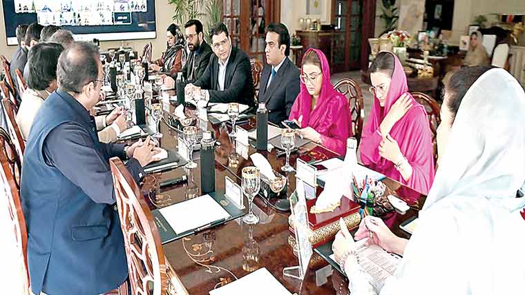  مریم نواز کا سڑک بننے کے بعد کھدائی یا توڑ پھوڑ پر پابندی کا حکم 
