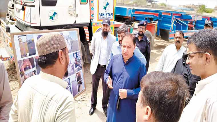   وزیر صنعت و تجارت کا سائٹ کا دورہ ترقیاتی منصوبوں کی پیش رفت کا جائزہ