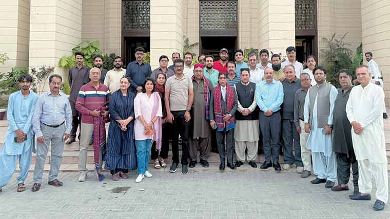 سیکریٹری اطلاعات کا ایس پی آر اے کے دفتر کا دورہ