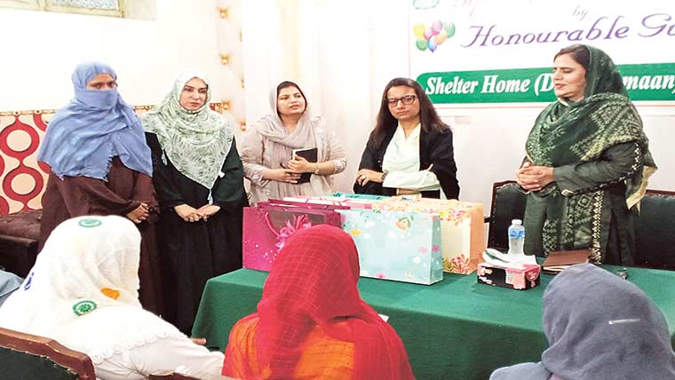 طالبات کی تیار کردہ مصنوعات کو  نمایاں کیا جائے ،سیکرٹری سوشل ویلفیئر 
