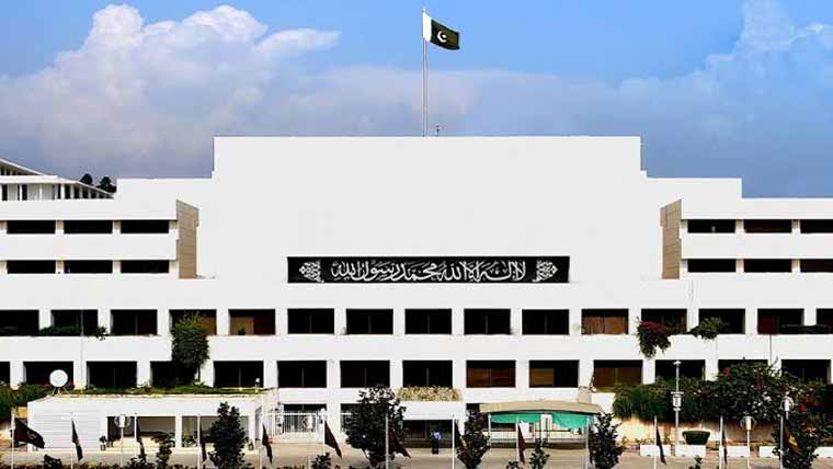 قومی اسمبلی :حکومت اپوزیشن غیر ضروری معاملات میں الجھ گئیں 