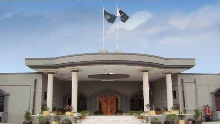 AC صاحب!لوگوں کی عزت کرینگے توآپکی ہوگی:ہائیکورٹ