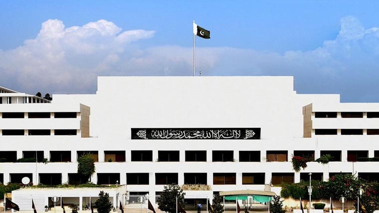 طویل مدتی توانائی معاہدے معیشت کیلئے خطرہ، ماہرین کا انتباہ