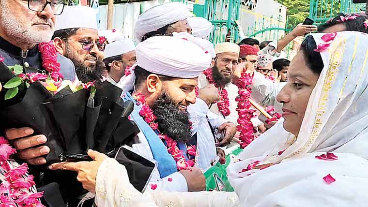  عید میلادالنبی ؐ کے موقع پر نوشہرہ ورکاں کوبھرپور سجایا گیا 