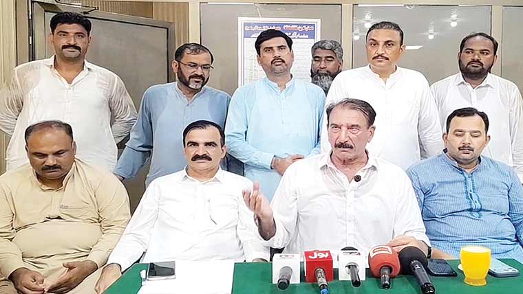 ہڑتال ،احتجاج کسی صورت قبول نہیں:اقبال ڈار، عباس باجوہ 