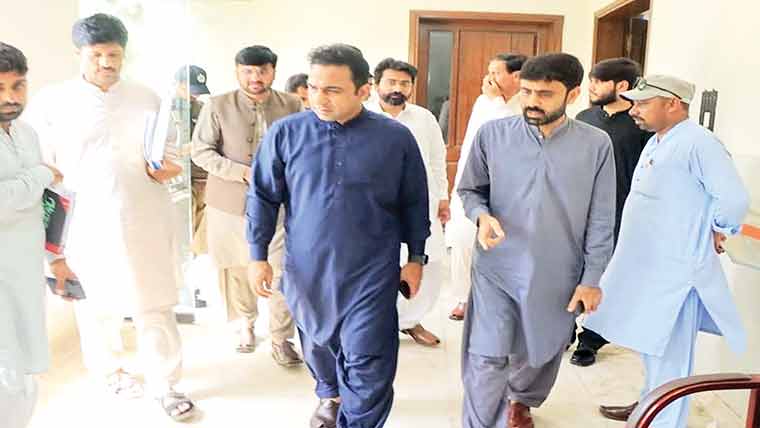 ڈپٹی کمشنر کا شہر میں جاری مختلف ترقیاتی منصوبوں کادورہ