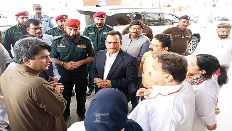 فیصل مسعود ہسپتال میں فائر آلات، ایمرجنسی ایگزٹ کا معائنہ 