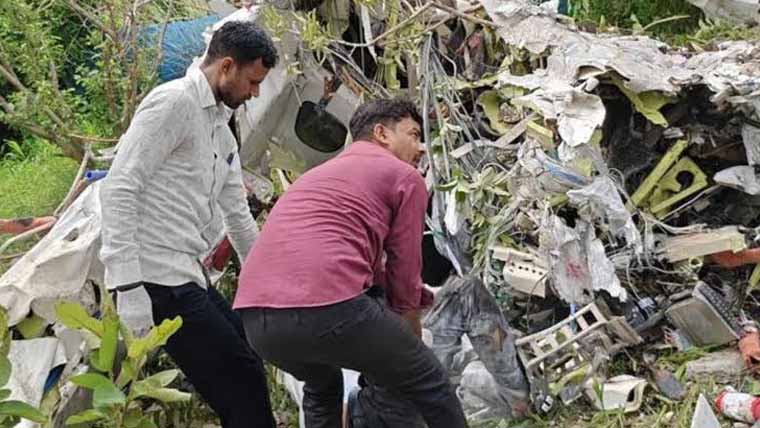 بھارتی شہر کان پور میں تربیتی طیارہ  گر کر تباہ، پائلٹ اور انسٹرکٹر ہلاک