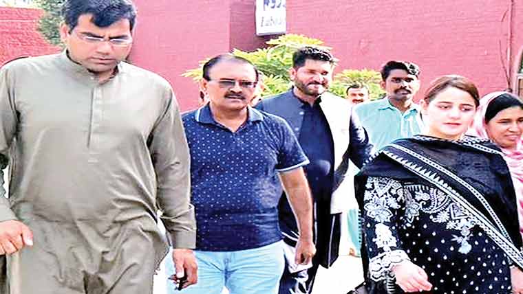 ایڈیشنل ڈپٹی کمشنر (جنرل) محمد  عاطف سندھونے شاہ پور کادورہ 