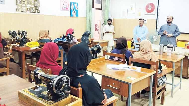 خواتین کو محتسب پنجاب کے کردار اور شکایات سے آگاہی
