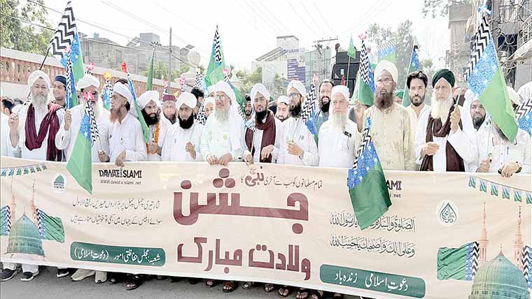  دعوت اسلامی کے زیر اہتمام جشن عید  میلاد النبی ؐکے حوالے سے جلوس 