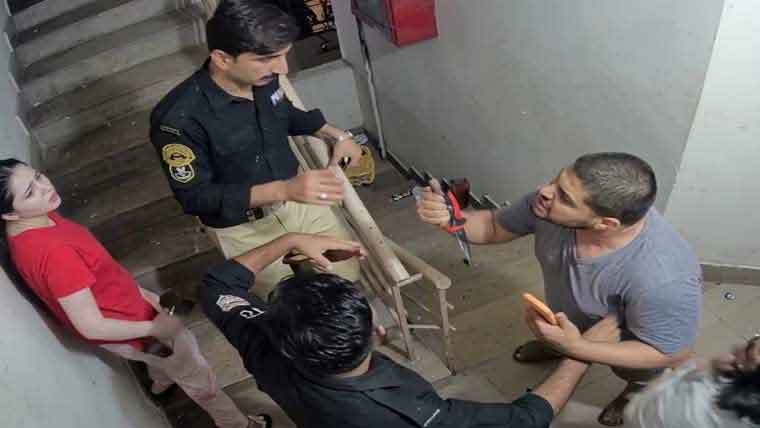  خواتین کا جھگڑا،ڈی آئی جی نے فریقین طلب کرلیے