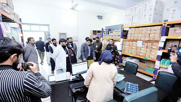 ڈپٹی کمشنر کا بھیرہ کا دورہ، صفائی اقدامات کا تفصیلی جائزہ لیا