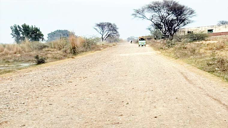 خواص پور چوک سے ماچھیوال تک سڑک کی حالت ابتر 