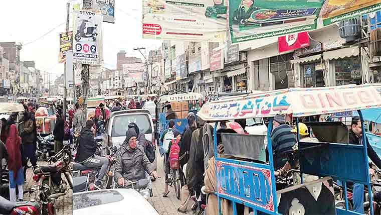 ڈسکہ سمبڑیال روڈ ،8نمبر چونگی پر ٹریفک جام درد سر بن گیا 