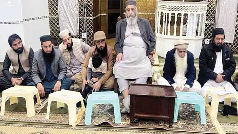 سید سبطین شاہ نقوی کی زیر صدارت  مرکزی امام بخاری میں ماہانہ اجلاس 