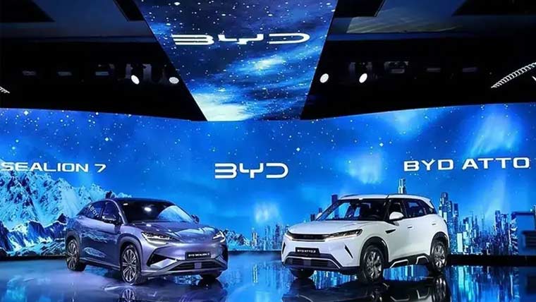  بی وائے ڈی نے 7 Sealion اور 2 Atto گاڑیاں متعارف کرادیں