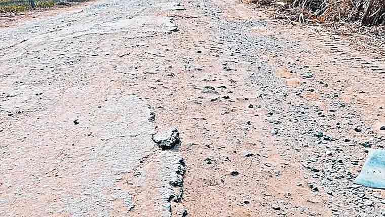 مثالی قراردیاگیا گاؤں آج بھی بنیادی سہولیات سے محروم