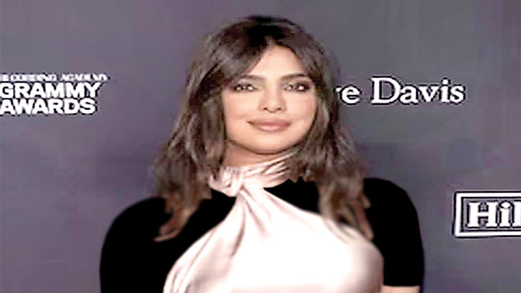 پریانکا چوپڑا نے بالی ووڈ میں  واپسی سے متعلق خاموشی توڑ دی