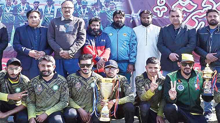  یوم یکجہتی پردوستانہ کرکٹ میچ کشمیر بلائنڈ ٹیم نے جیت لیا 