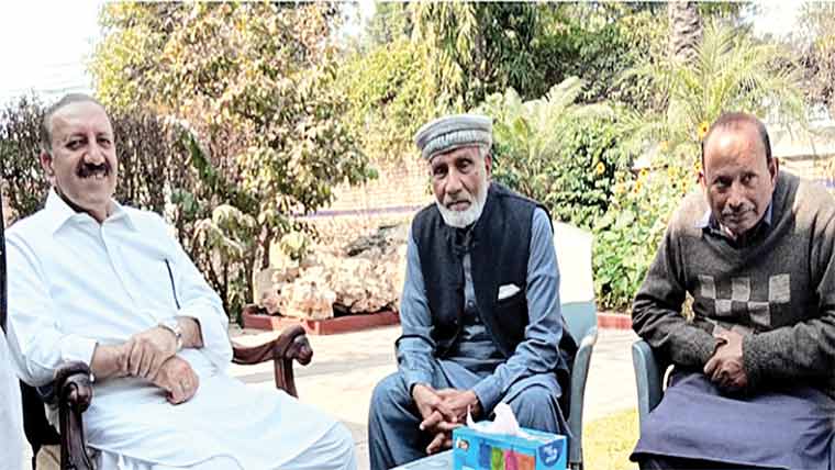 سمندری: رکن قومی اسمبلی سے  سابق ممبر ضلع کونسل کی ملاقات