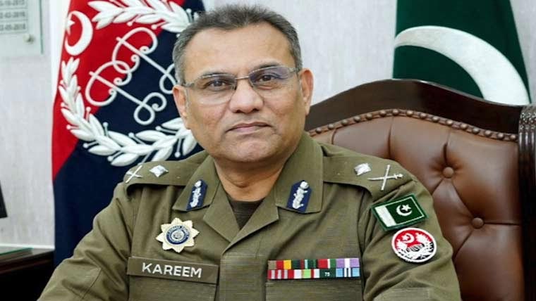 آئی جی کا 6 پولیس شہدا کو برسی  پر خراجِ عقیدت پیش 