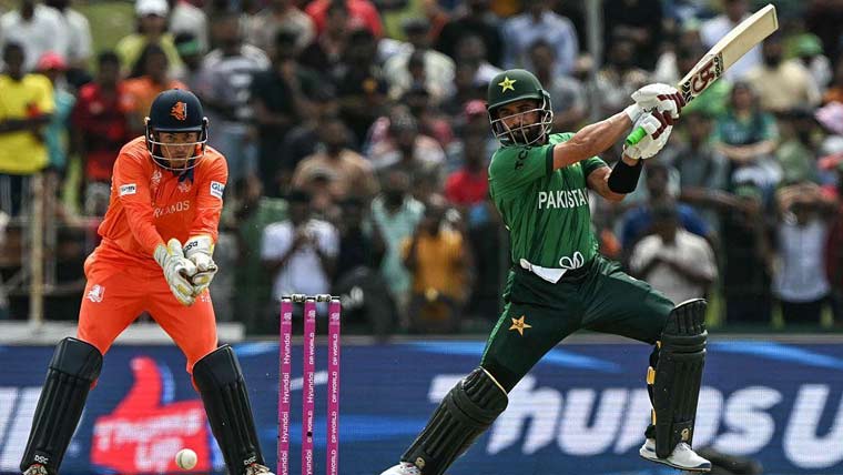 ٹی ٹونٹی ورلڈ کپ: لڑکھڑاتی قومی بیٹنگ لائن نے فتح کو گلے لگا لیا