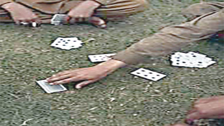 تاش پر جواء،5ملزم پکڑے گئے