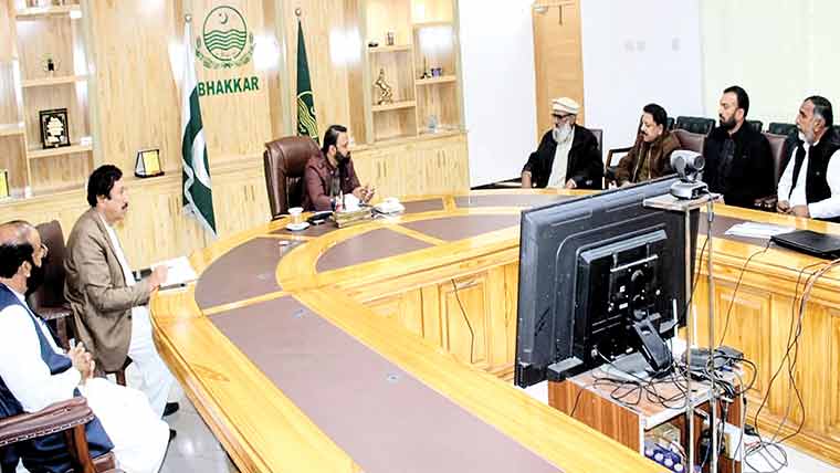 بھکر میں ڈپٹی کمشنر کے ساتھ پٹرولیم ایسوسی ایشن کا اہم اجلاس