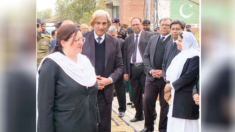 خواتین وکلاء کو سازگار ماحول  سہولیات کی فراہمی ناگزیر چیف جسٹس لاہور ہائیکورٹ 