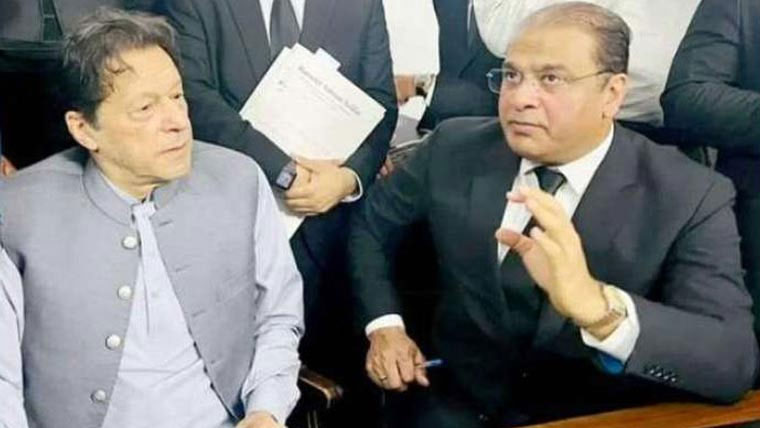 سپریم  کورٹ  کے  حکم  پر  سلمان  صفدر  کی  عمران  سے 3گھنٹے  ملاقات،آج  رپورٹ  پیش  کرینگے