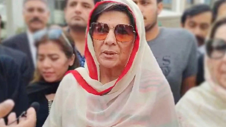 غیر حاضری پر علیمہ کے ناقابلِ ضمانت وارنٹ گرفتاری جاری