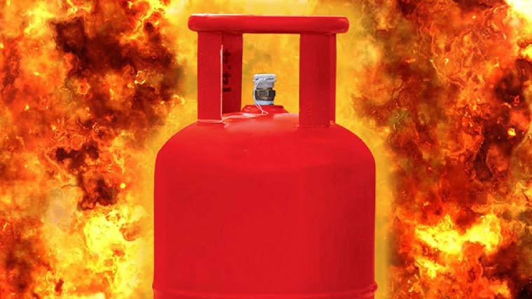 گیس سلنڈر  دھما کوں  پر مجوزہ  سخت  قوانین  مسترد  ،اوگرا کو نیا  مسودہ  لانے  کی ہدایت