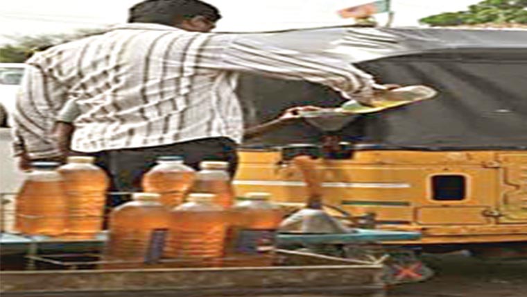 کھلا پٹرول فروخت کرنیوالا گرفتار