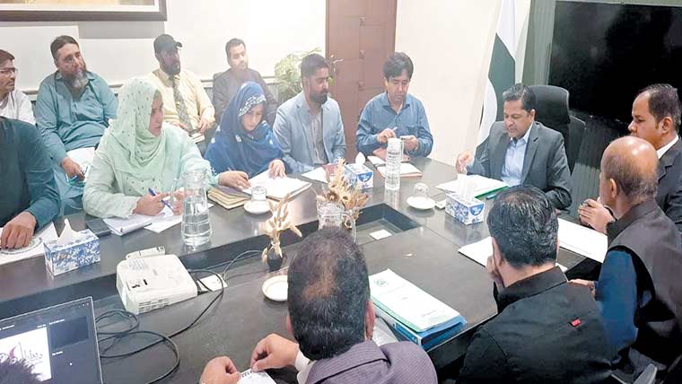  ڈپٹی کمشنرز شہر میں صفائی کی صورتحال بہتر بنائیں، کمشنر