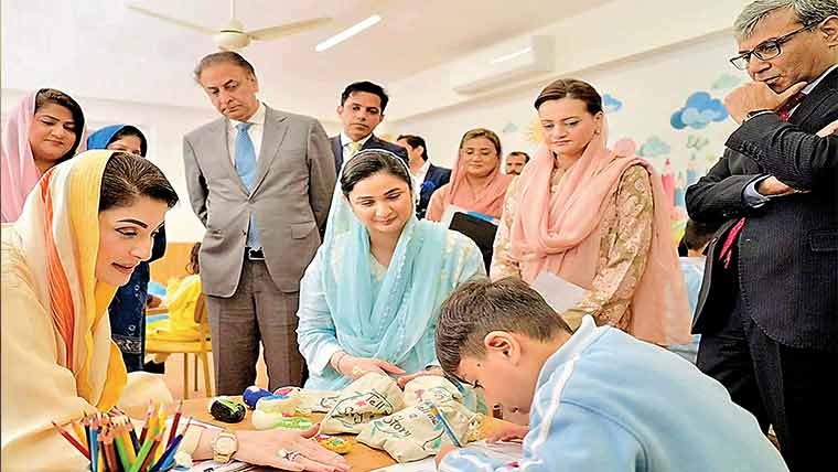 خدا نے 3 سال اور دیئے تو پنجاب کی قسمت اور نصیب بدل جائیگا : مریم نواز 